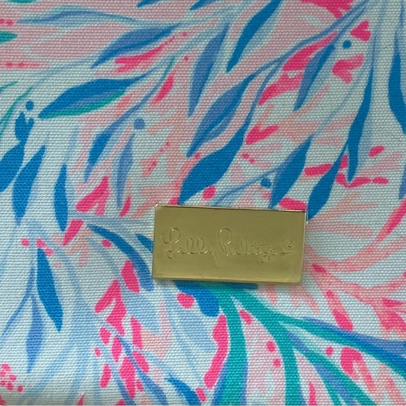 💕SOLD💕 Lilly Pulitzer Kaleidoscope Coral Hatbox Carry On Luggage NWOT - Picture 8 of 8